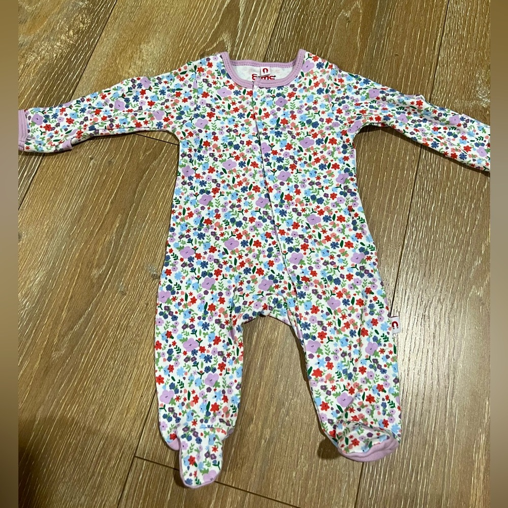 Easy Magnetic Close Newborn Sleeper